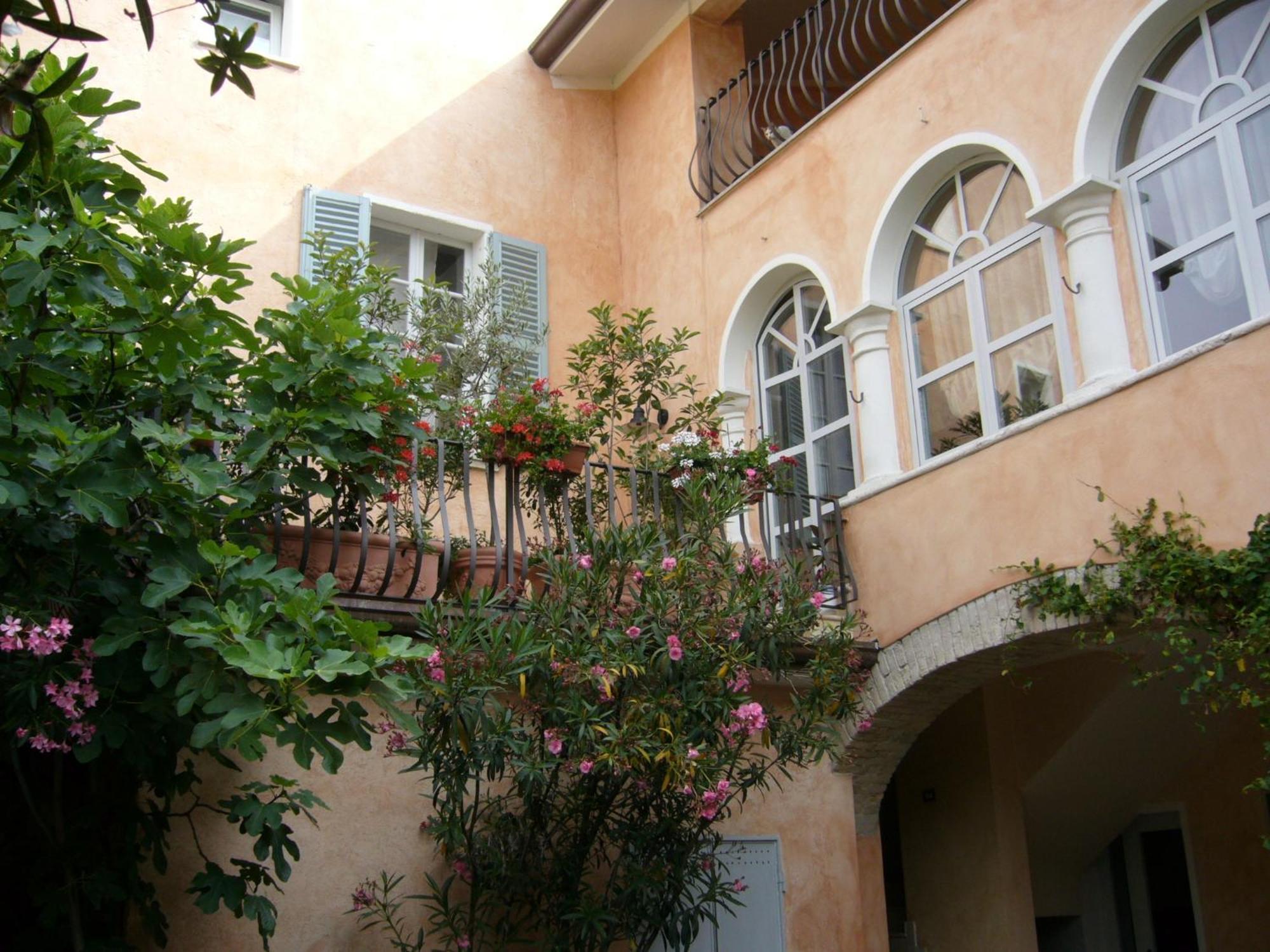 Bed & Breakfast Belfiore Лонато Экстерьер фото
