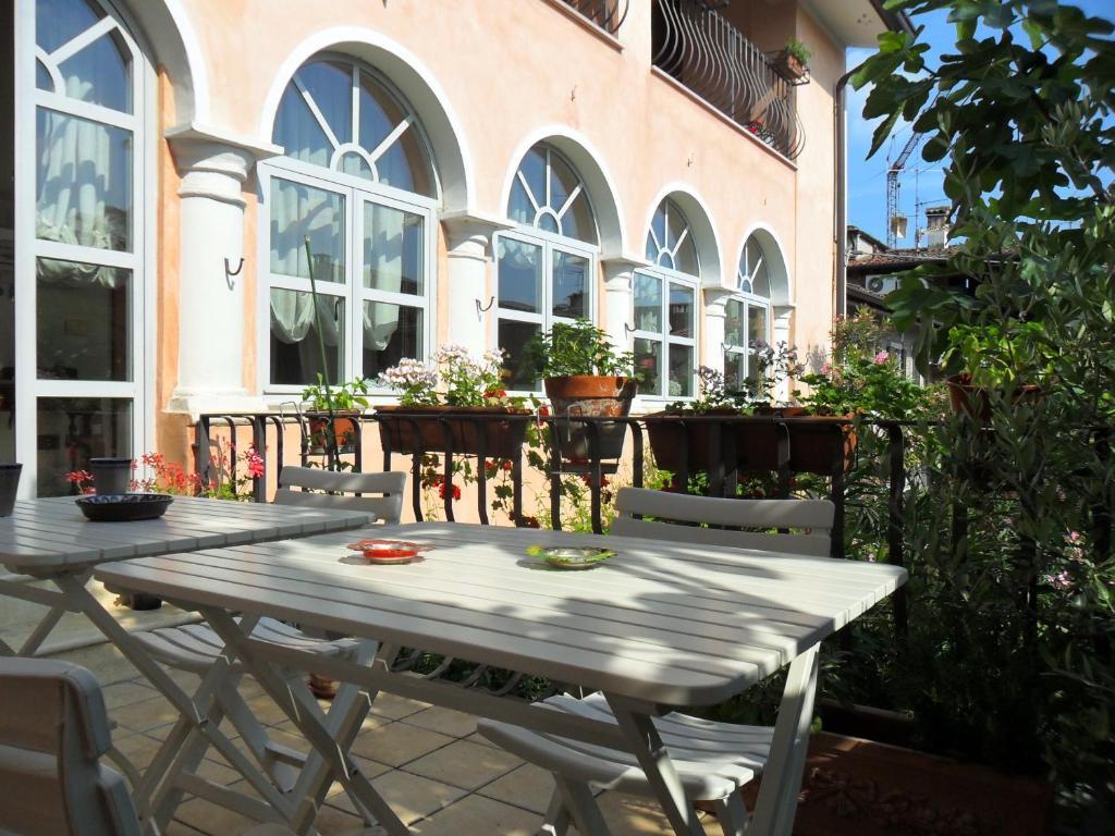Bed & Breakfast Belfiore Лонато Экстерьер фото