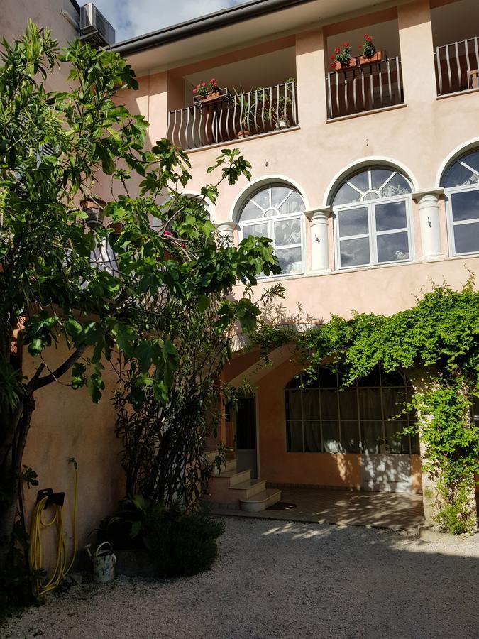 Bed & Breakfast Belfiore Лонато Экстерьер фото
